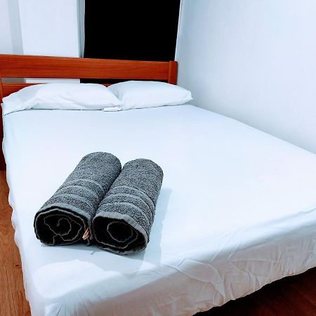 Habitacion Privada Con Cama Doble Valencia Buitenkant foto